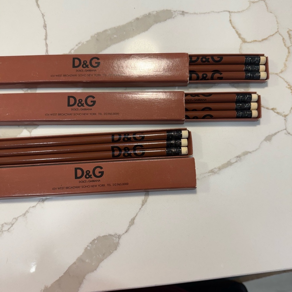 D&G Classic Brown Pencil Set